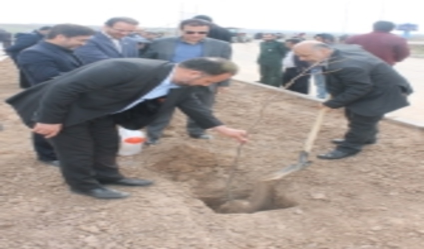 مراسم روز درختکاردر شهرک صنعتی کوهین