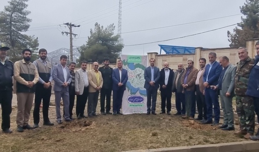 دریافت لوح تقدیر از معاون وزیر