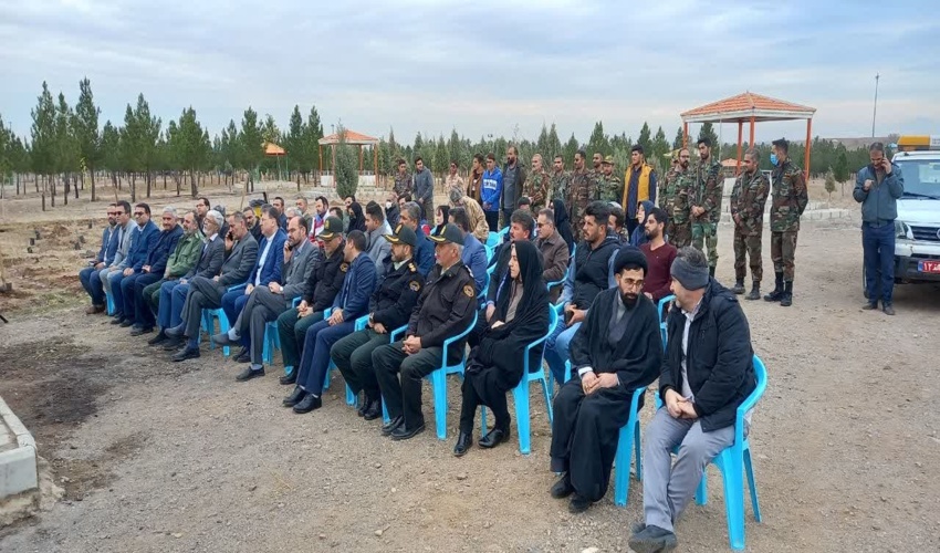 پویش نهال کاری به یاد شهداء در شهرستان بوئین زهرا 