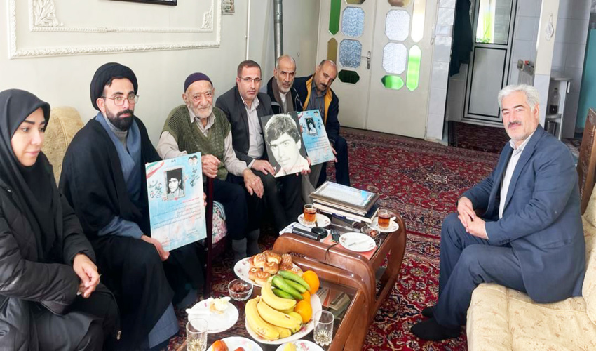 تجلیل ازخانواده شهداء وایثارگران کسب فیض می باشد .  