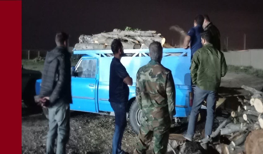 توقیف یک دستگاه خودرو حامل چوب غیر مجاز