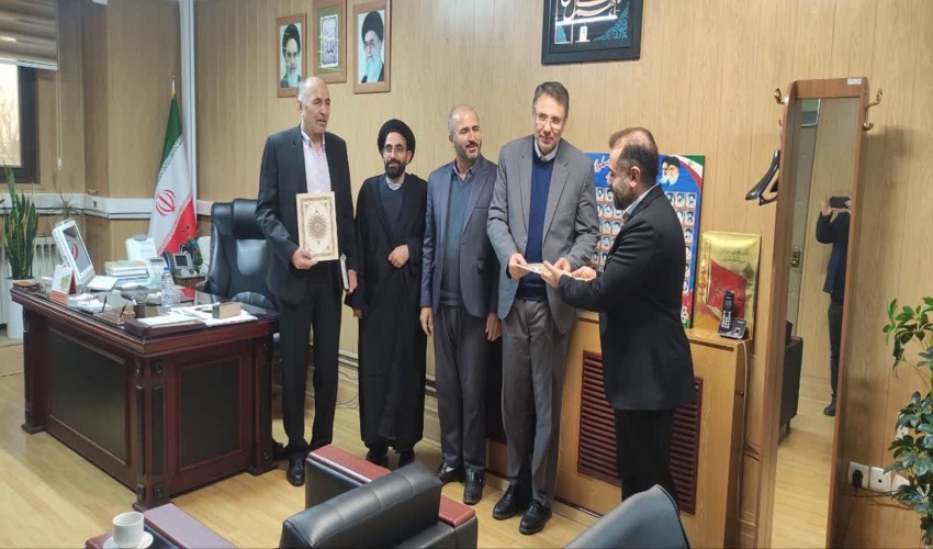 مدیرکل منابع طبیعی و آبخیزداری استان قزوین با فرماندار شهرستان آبیک دیدار و گفتگو کرد  